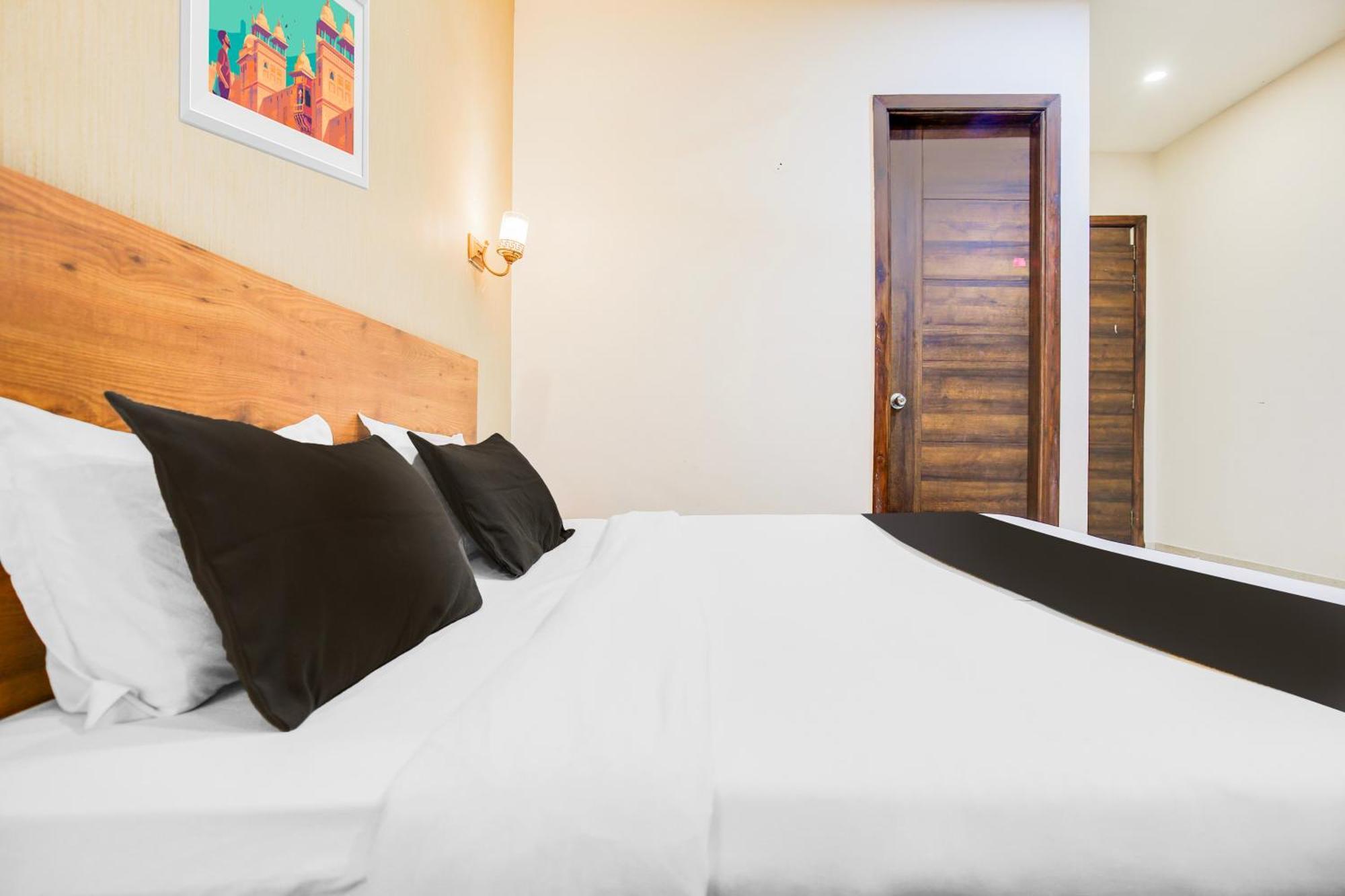 Super Townhouse Grand Fortune Amritsar Luaran gambar